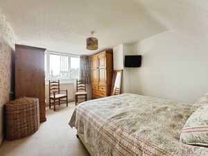 Bedroom- click for photo gallery